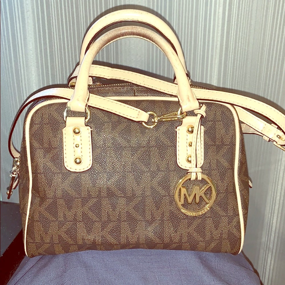 Micheal Kors Crossbody Bag